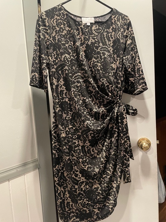 karin stevens Dresses & Skirts - [Karin Stevens] Black Nude Lace Print Dress size large